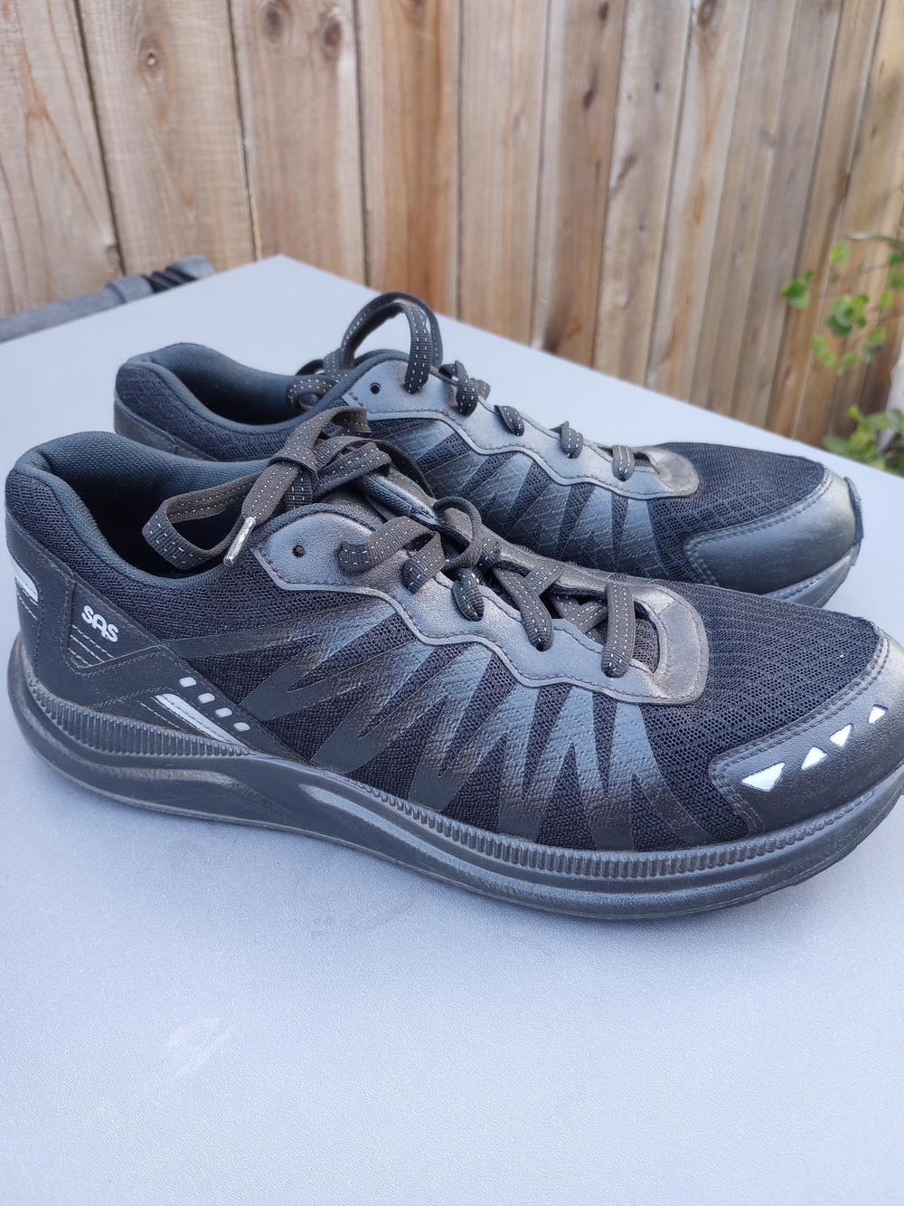 SAS Men’s Black Athletic Walking Shoes. Size 11.5